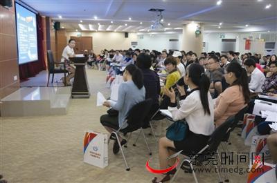 市政府加强扶持社会组织 设专项资金资助