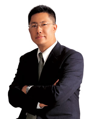 李阳接受采访时欲拉记者加入安利:我在拯救你