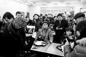 庆丰包子铺“主席套餐”卖脱销 顾客排400多号点餐