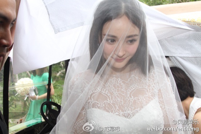 杨幂刘恺威巴厘岛完婚 唐嫣当伴娘
