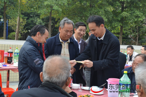 金河社区:举办第九届敬老日活动日活动