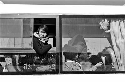 四川大凉山童工:打工至少能吃饱饭 为什么不让去?