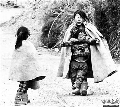 四川大凉山童工:打工至少能吃饱饭 为什么不让去?