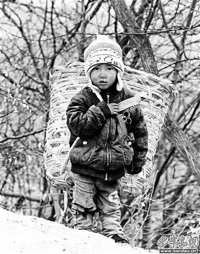 四川大凉山童工:打工至少能吃饱饭 为什么不让去?