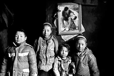 四川大凉山童工:打工至少能吃饱饭 为什么不让去?