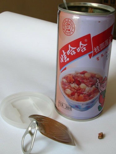 八宝粥里吃出石头硌的眼前一黑。