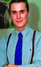 埃哈特人缘好又肯干,是公司的“明星实习生”。