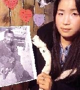 女孩曾受卖红薯老人接济 升职后寻找老人欲报恩