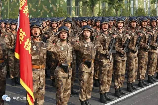 阅兵训练这位将军有点“狠”