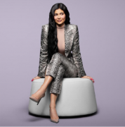 10ڸKylie JennerƷʵչ󸾸ĳ