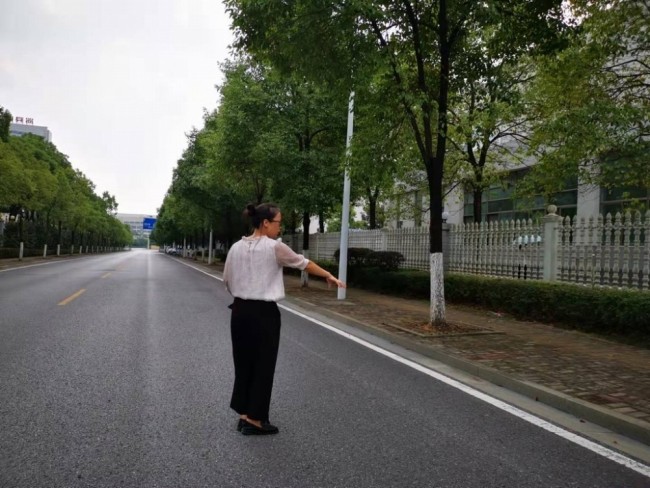 货拉拉女乘客跳车坠亡案开庭