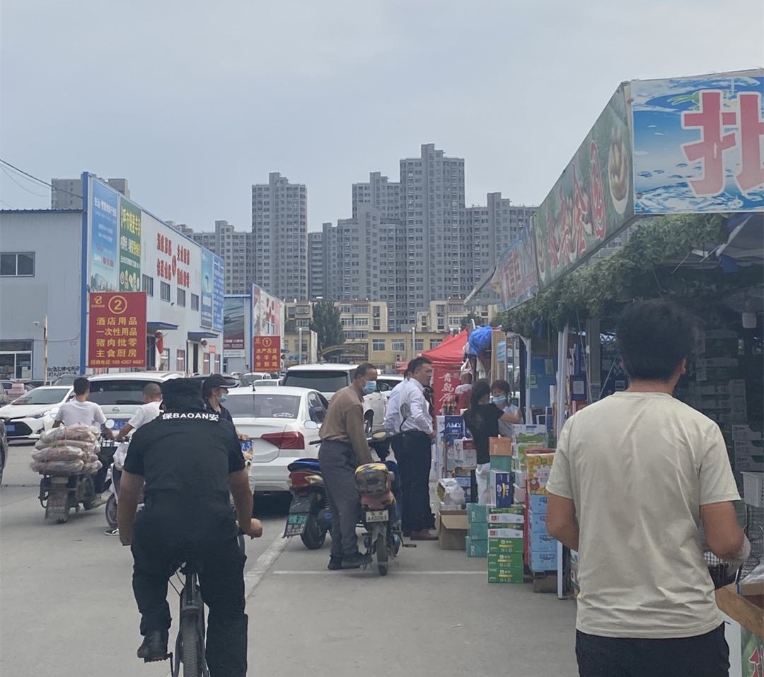 燕郊京贸物联市场活动房被拆除后 商户表示：这是一颗老鼠屎坏了一锅汤