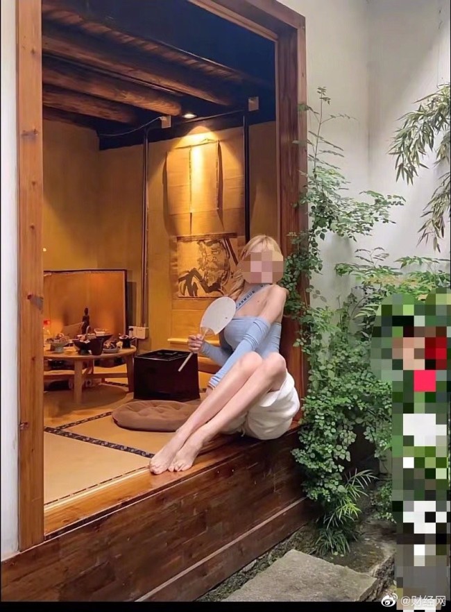 官媒批佛媛：狐狸尾巴哪是穿了袈裟就能藏得住的
