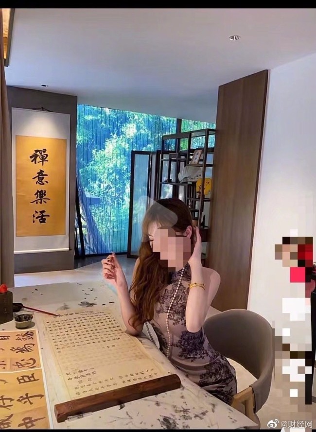 官媒批佛媛：狐狸尾巴哪是穿了袈裟就能藏得住的