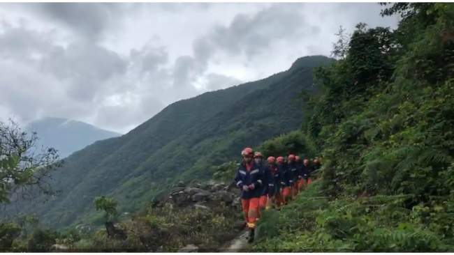 云南苍山13名失联人员均安全，目前身体状况良好