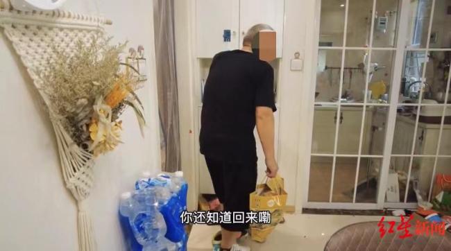 56岁自驾游阿姨苏敏2年后首次回家:欲再启程 随时出发