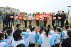 南城中心小学在万江阳光农场“七彩园”校外劳动教育实践基地开园