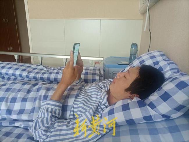 跳江救人小哥回应“女生喊话求婚”：聊天谈恋爱可以 别利用我直播带货