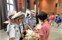 东莞少年交警队随警