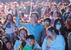 <b>元旦假期滨海湾共接待游客33万人次</b>
