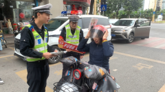 东莞交警紧抓春运后期交通安全宣传