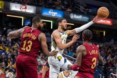 阿伦23+9哈里伯顿14+12 勒维尔准三双骑士胜步行者