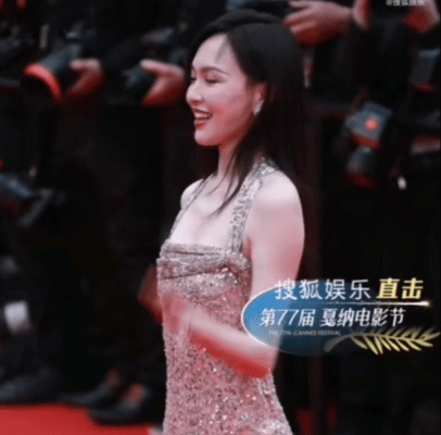 戛纳红毯新焦点：玉皇大帝携王母搞笑登场