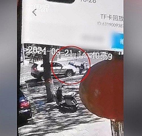 女子等红绿灯被撞飞后遭碾压当场身亡
