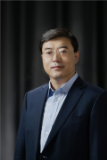 潘刚带领伊利坚定向