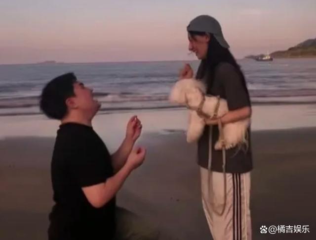 张百乔向小雪求婚 真爱长跑，终成眷属
