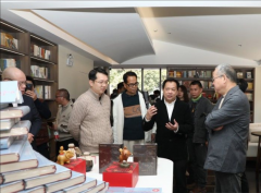 广东新华集团首家纯