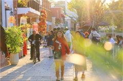 <b>东莞记忆成为春节旅游热点，年味浓厚吸引众多游客</b>