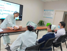 东莞儿科护理专家莫国东：用＂六心＂准则架起东西部健康桥梁