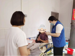 坡道托起银发族，童