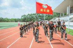 国防体训营开进小区