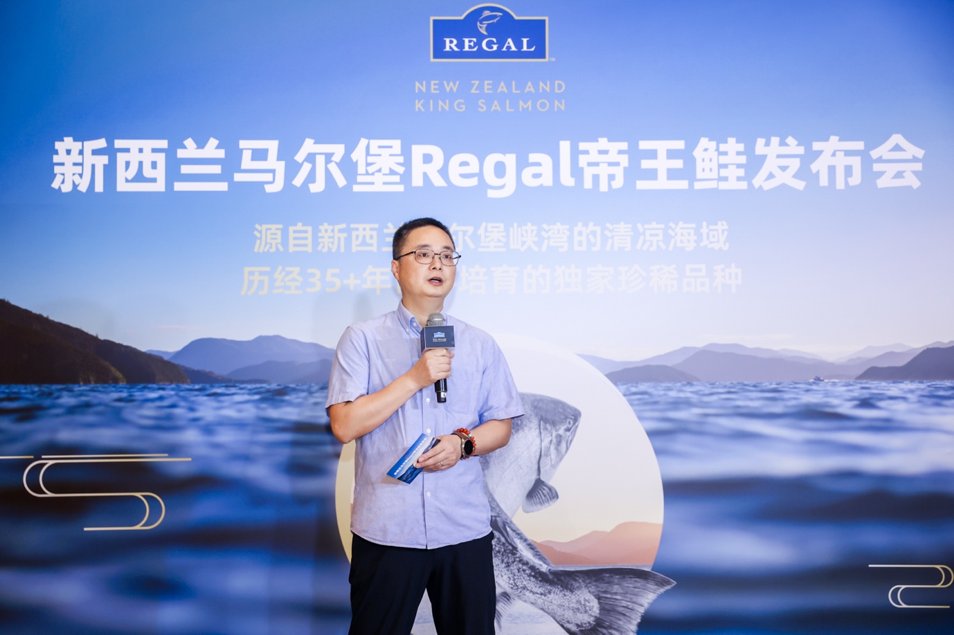 A person standing in front of a sign

AI-generated content may be incorrect.