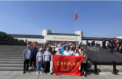 美国友人戴维·克尔访