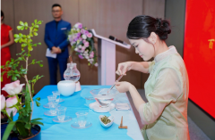 <b>“百人雅集茶会暨中秋新品发布会”在东莞本源茶业成功举办</b>