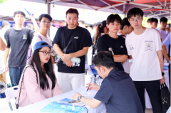 <b>东莞名企赴桂林揽才，招聘会成效显著</b>