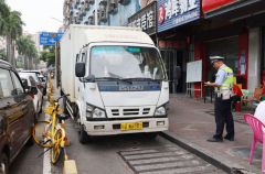 石碣整治机动车占道