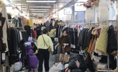 虎门服装市场迎秋冬