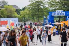 东莞潮玩组团亮相广州嘉年华，